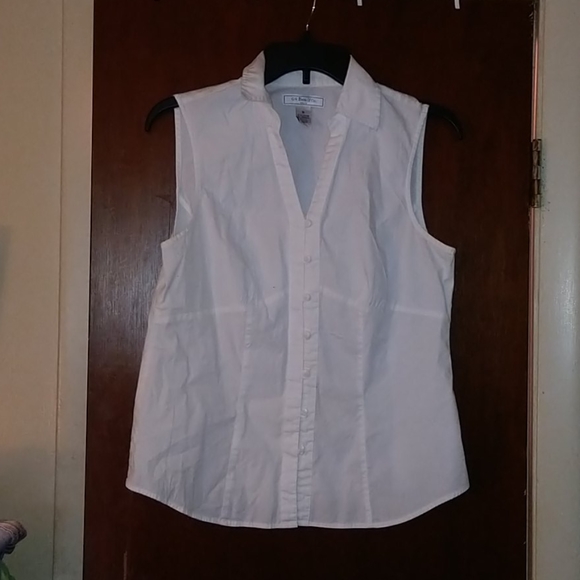 G.H. Bass & Co. Tops - White collard TANK FREE